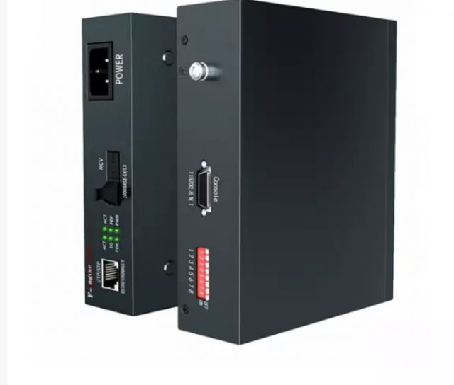 烽火14槽臺式的收發器機框 黑色 企業級，可方式14個外電收發器